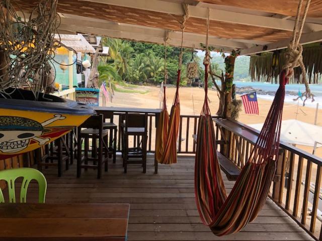 Beachfront Hut Upstairs Astra - Beach Shack Chalet Kampong Juara 외부 사진